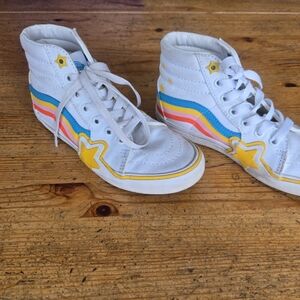 Vans Kids White High-Top Sneakers with Yellow Star and Rainbow Stripes